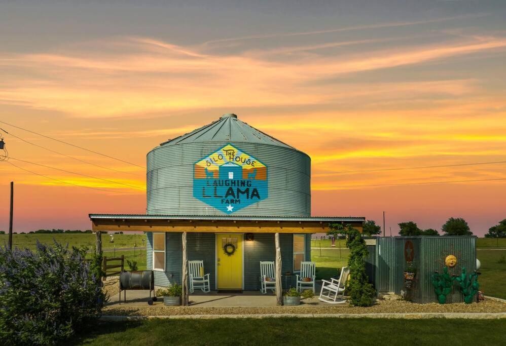 Silo House At Laughing Llama Farm Troy Zewnętrze zdjęcie